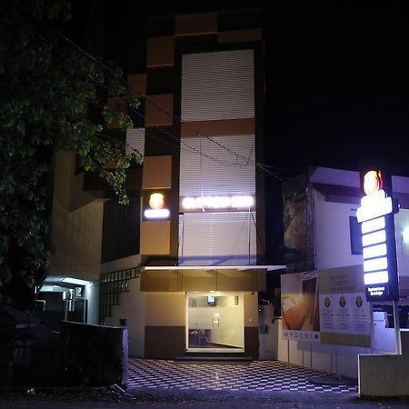 Puthens Clifton Inn Kottayam Zewnętrze zdjęcie