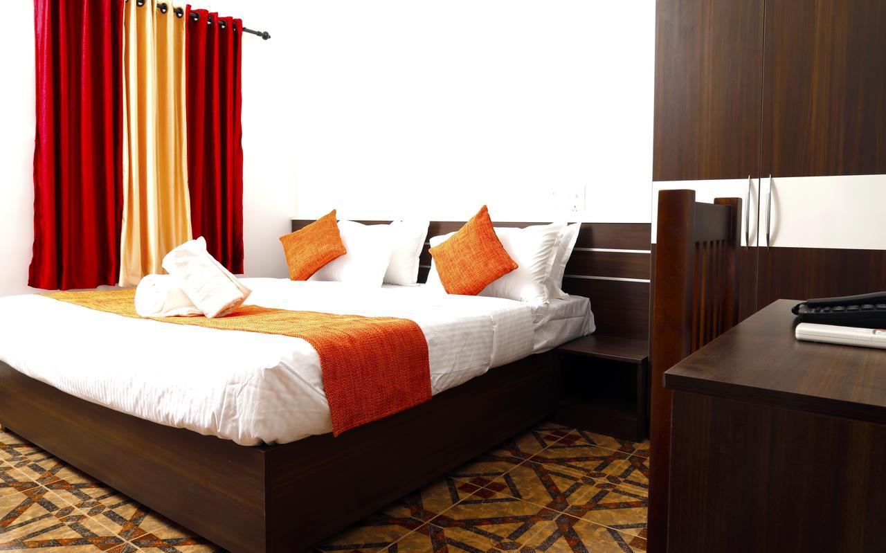 Puthens Clifton Inn Kottayam Zewnętrze zdjęcie