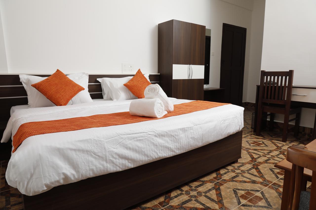 Puthens Clifton Inn Kottayam Zewnętrze zdjęcie
